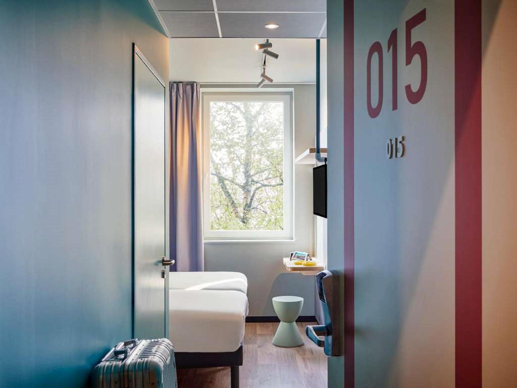 Ibis Budget Poitiers Nord Futuroscope Чассенеуил-Ду-Поитоу Экстерьер фото